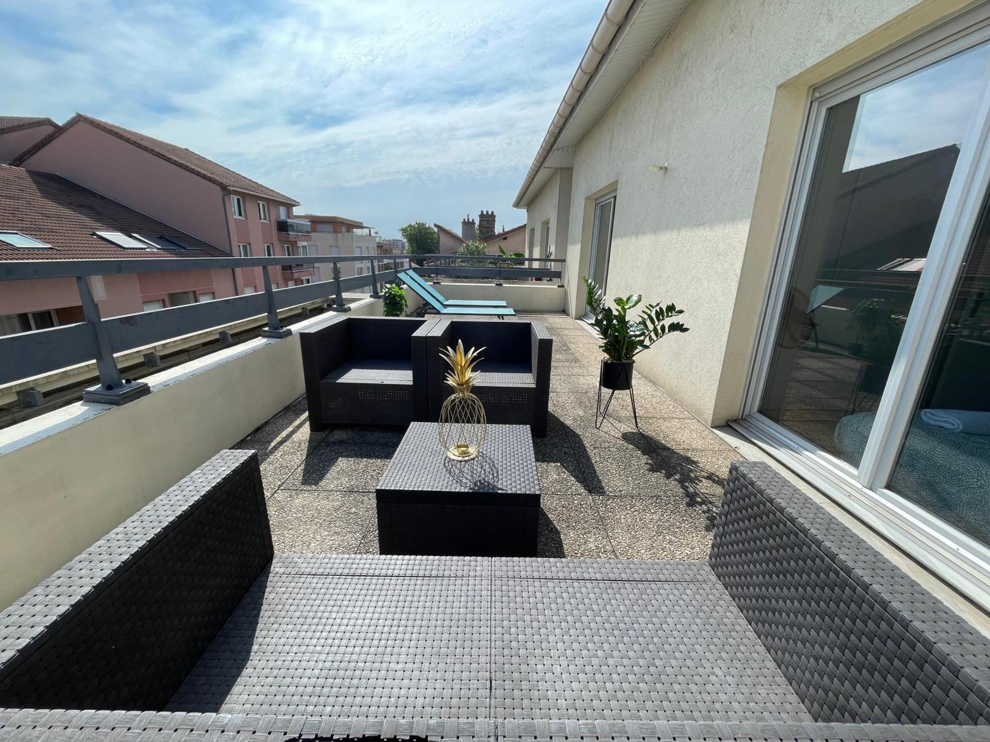 Bngo I Immense Rooftop Lyon I 2 Chambres, 4 Places Parkings, 2 Immenses Terrasses, 8 Personnes Dış mekan fotoğraf