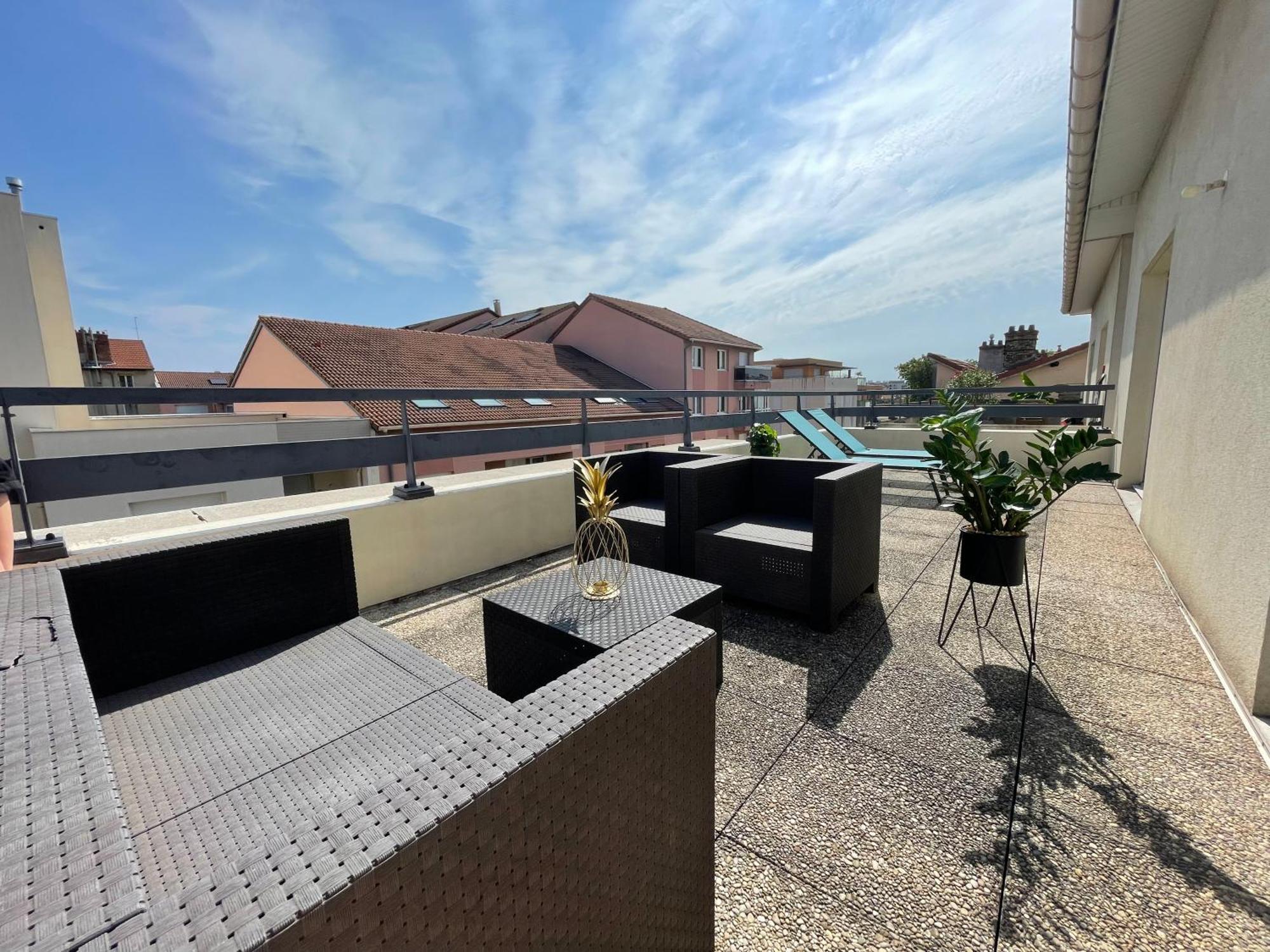 Bngo I Immense Rooftop Lyon I 2 Chambres, 4 Places Parkings, 2 Immenses Terrasses, 8 Personnes Dış mekan fotoğraf